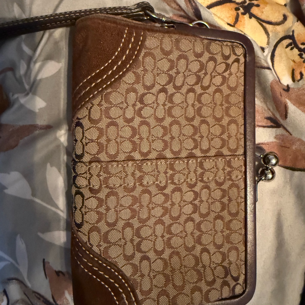 Coach Kisslock Brown Patterned Wallet
